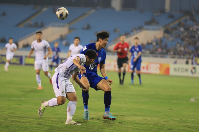 Trực tiếp Hà Nội FC 1-1 Wuhan Three Towns: Vũ Hán nhận thẻ đỏ 353651