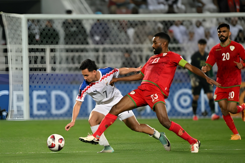 Cầm chân Oman, Thái Lan đặt một chân vào vòng 1/8 Asian Cup 394715