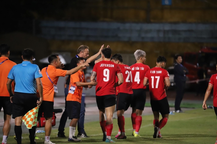 Trực tiếp Hà Nội 1-1 CAHN: Phan Văn Đức gỡ hoà 481944