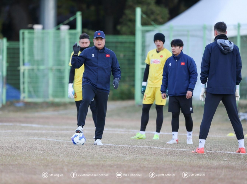 Vợ thủ môn ĐT Việt Nam gửi lời ngọt ngào đến chồng trước AFF Cup 561681