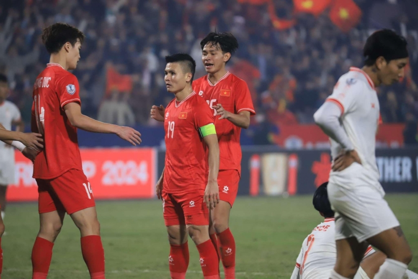 Trực tiếp Việt Nam 3-0 Myanmar: Quang Hải nổ súng 572711