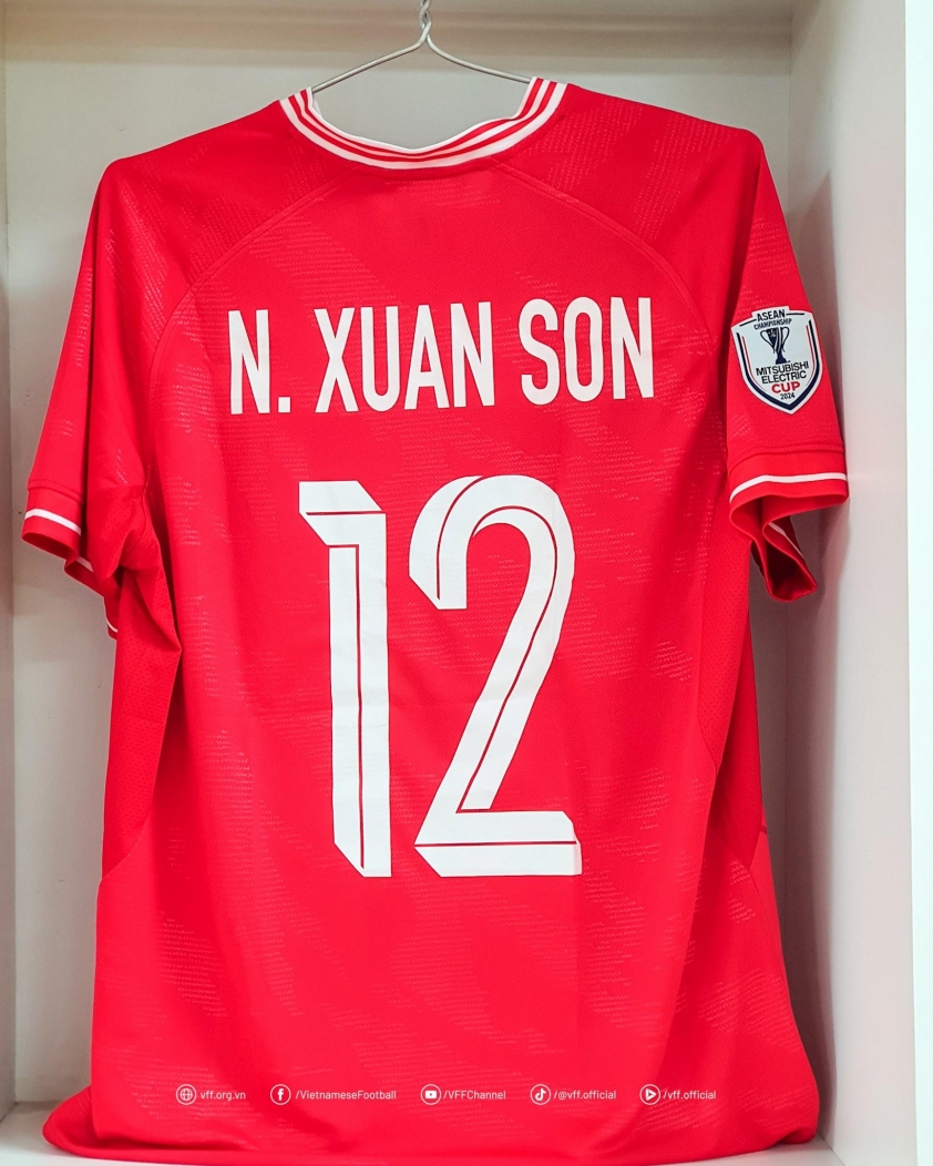 Xuân Son nhận quà cực lớn ngay sát giờ ra mắt ĐT Việt Nam 572610