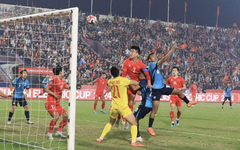 Trực tiếp Việt Nam 0-0 Singapore: Không có bàn thắng cho Châu Ngọc Quang 576109