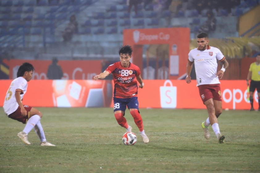 Trực tiếp CAHN 0-0 Borneo: Tranh đấu hấp dẫn 590221