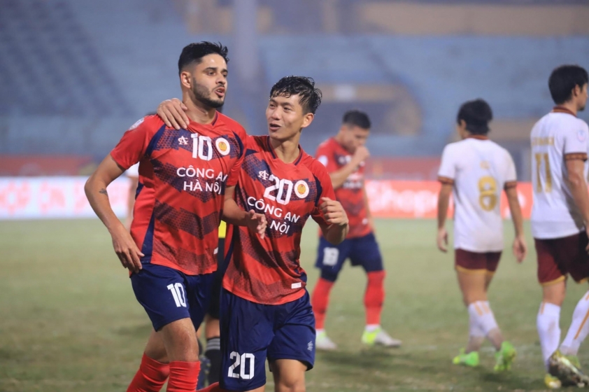 Trực tiếp CAHN 2-2 Borneo: Kịch tính 590276