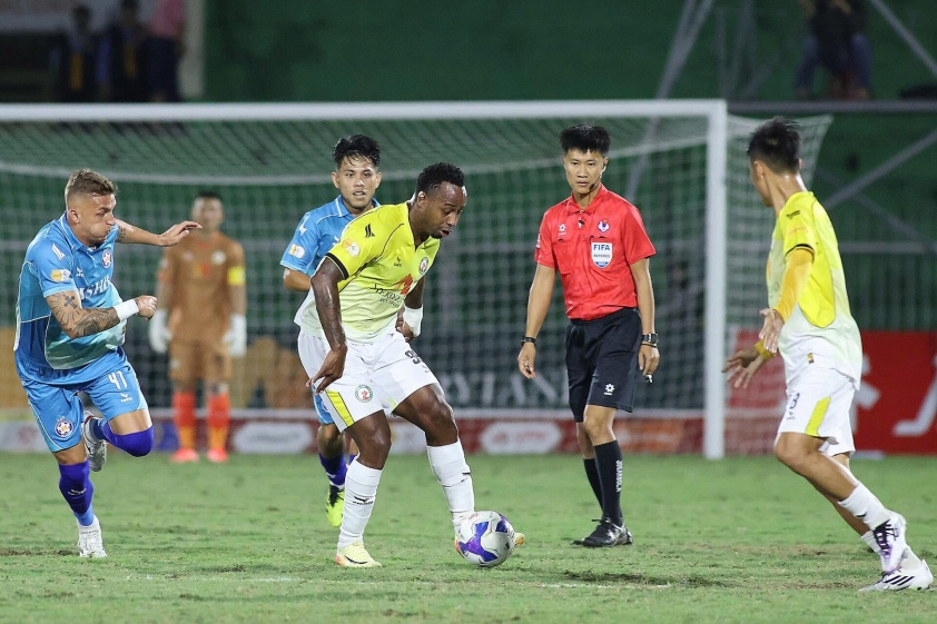 Trực tiếp Đà Nẵng vs Bình Định, 18h00 hôm nay 10/5 632721