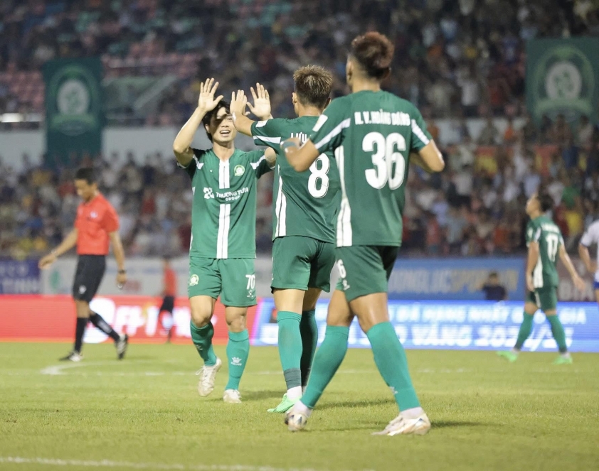 Công Phượng 'gây sốt' dù sút hỏng penalty 633339