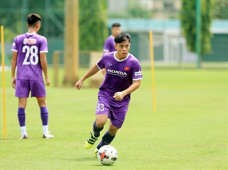 HLV Kim Sang Sik tìm ra cầu thủ cực cháy cho ĐT Việt Nam? 633359