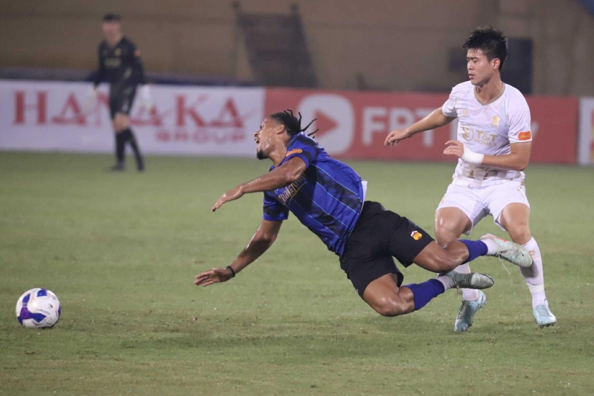 Trung Kiên tỏa sáng, HAGL cầu hòa Hà Nội FC đầy kịch tính 14 Trực tiếp Hà Nội 0-0 HAGL: Nhập cuộc hấp dẫn 690685
