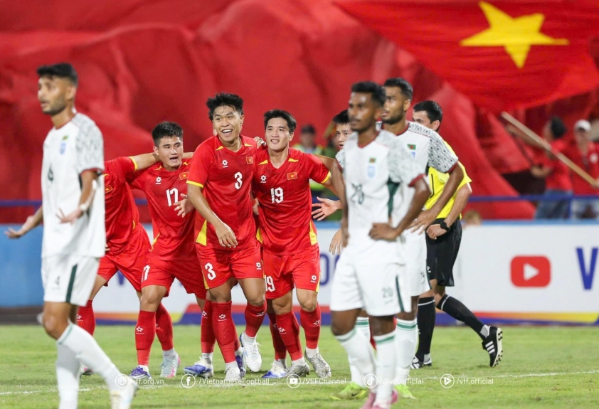 "Thắng Bangladesh, HLV Kim Sang Sik bất ngờ đánh giá U23 Singapore" 4 541639018_1104746628525916_2823265222487141819_n