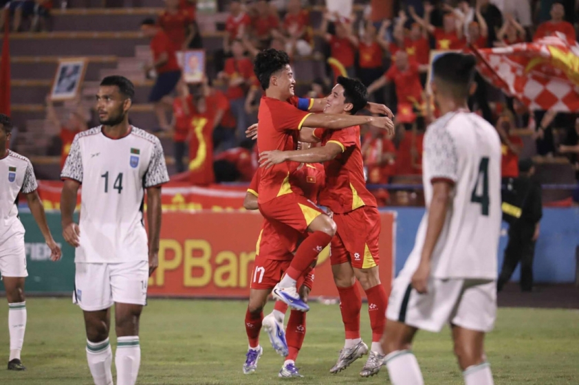 U23 Việt Nam thắng 2-0 Bangladesh, Viktor Lê ghi bàn ngày ra quân 14 Viktor Lê lập công, U23 Việt Nam thắng 2-0 Bangladesh ngày ra quân 697239