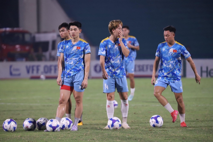 HLV Kim Sang Sik đổi kế hoạch