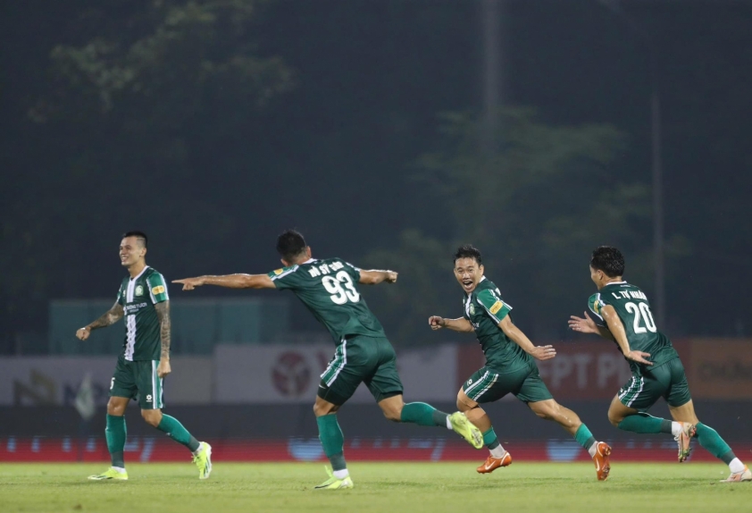 Minh Vương lập siêu phẩm