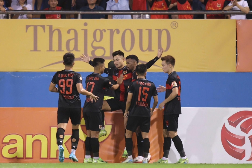 Huyền thoại Liverpool gặp thách thức lớn ở trận ra mắt V-League 716227