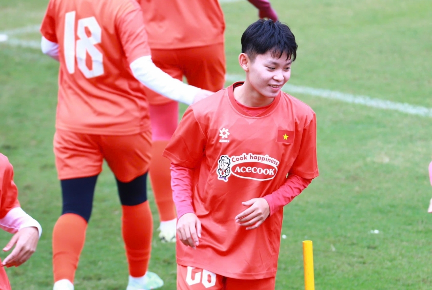 "Hot girl ĐT Việt Nam chỉ ra cầu thủ trẻ nổi bật trước SEA Games 33" 5 z7169442886056_6e4de857a6b367471f52444ec4226468