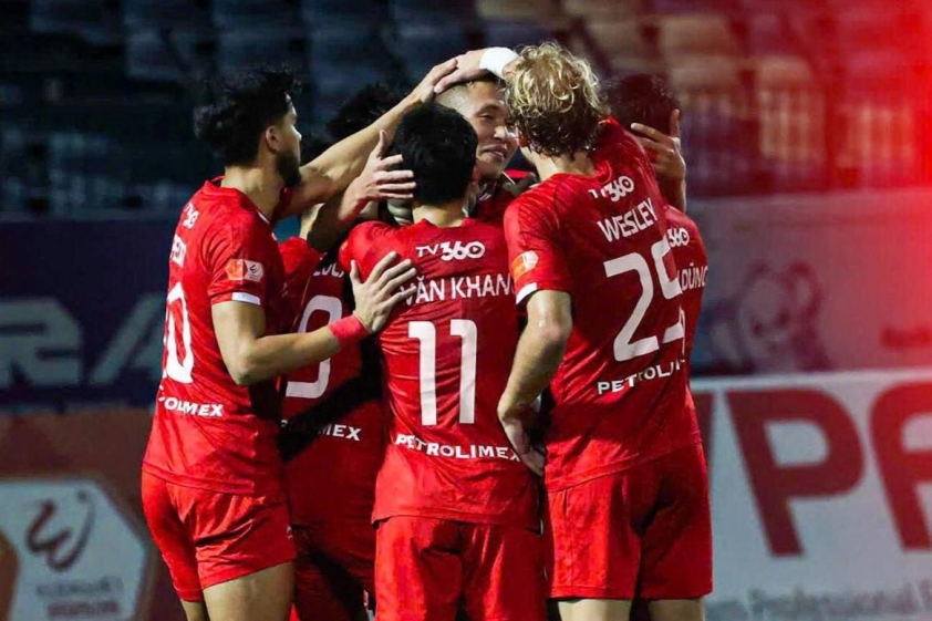 Hậu vệ Viettel chỉ ra ứng cử viên vô địch V-League 2025/26 3 573369849_826588196789295_3842412820978726101_n