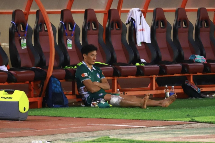 Thủ môn Bùi Tiến Dũng đã phẫu thuật thành công trở lại sân cỏ 4 553205757_2037749610405710_1123141637987459069_n-68fb8c1ab642b-min