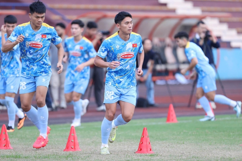 ĐT Việt Nam vắng 1 loạt ngôi sao ở buổi tập đầu tiên 739399