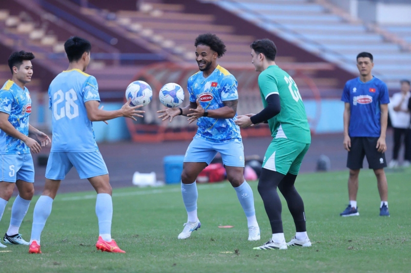 z7212996738925_70f31372abc26a23d213d60e9aede812-2048x1365