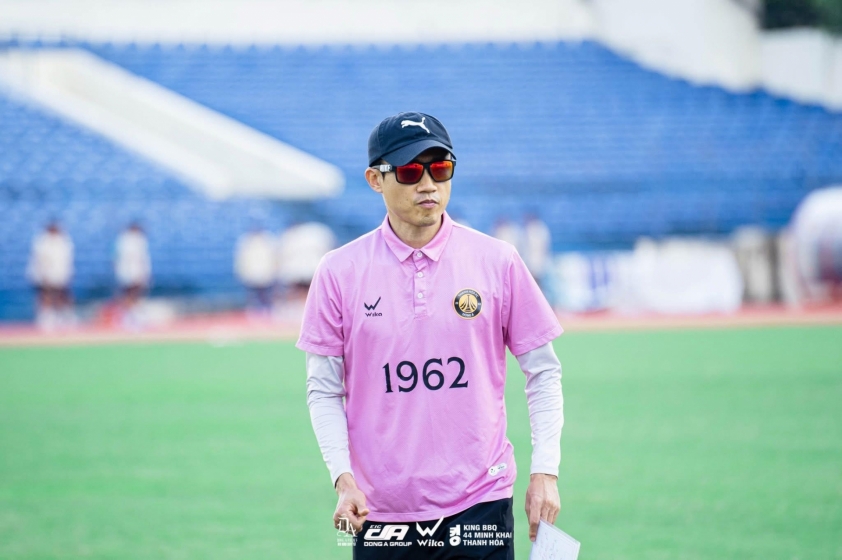 HLV Hàn Quốc chính thức rời đội tuyển Việt Nam 3 582430708_1386948973436039_6613819803260270383_n