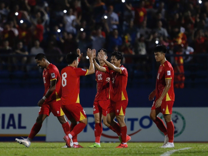 ĐT Việt Nam gặp khó khăn trên BXH FIFA vừa công bố 3 z7099483110388_634ce0ac808f4ab1e7dde889f9a8515e-2048x1539