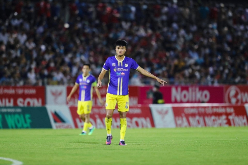 Văn Tùng gắn bó và trưởng thành cùng CLB Hà Nội