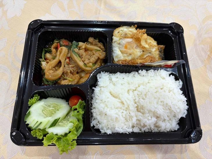 Sốc với suất ăn của Thái Lan dành cho ĐT Việt Nam tại SEA Games, VFF lập tức có động thái 'đáp trả'