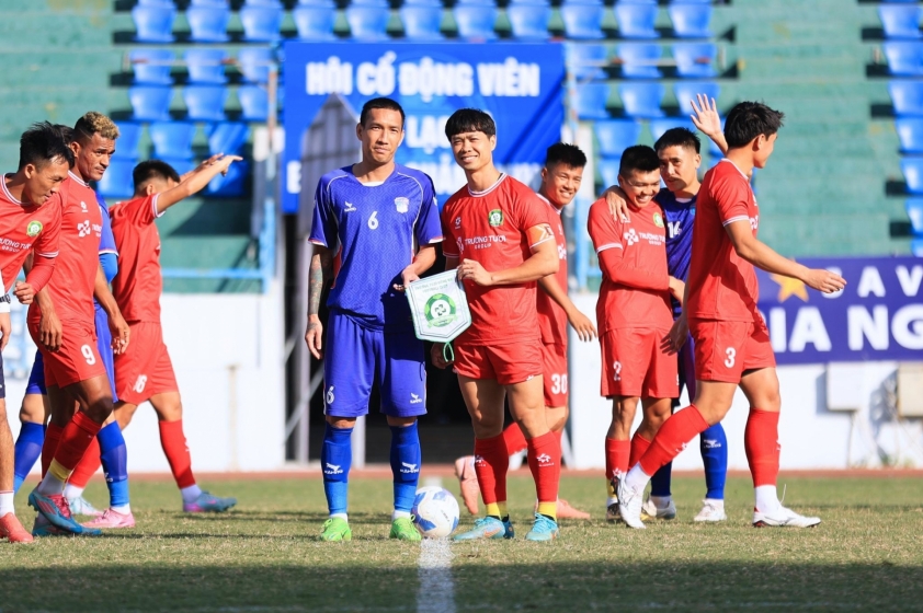 Công Phượng xuất hiện ấn tượng sau thời gian vắng bóng 4 605109492_122216463926047179_3129991271409705416_n