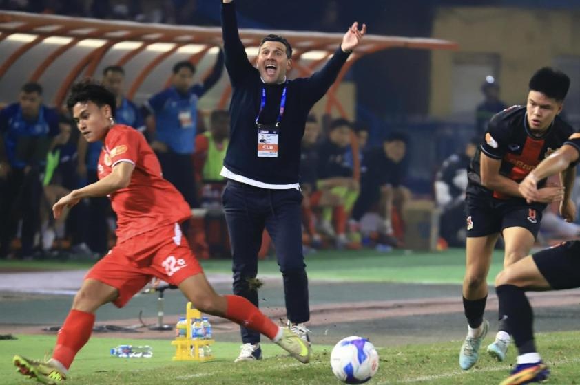 2 HLV châu Âu bị cấm chỉ đạo ở vòng 13 V-League 790106