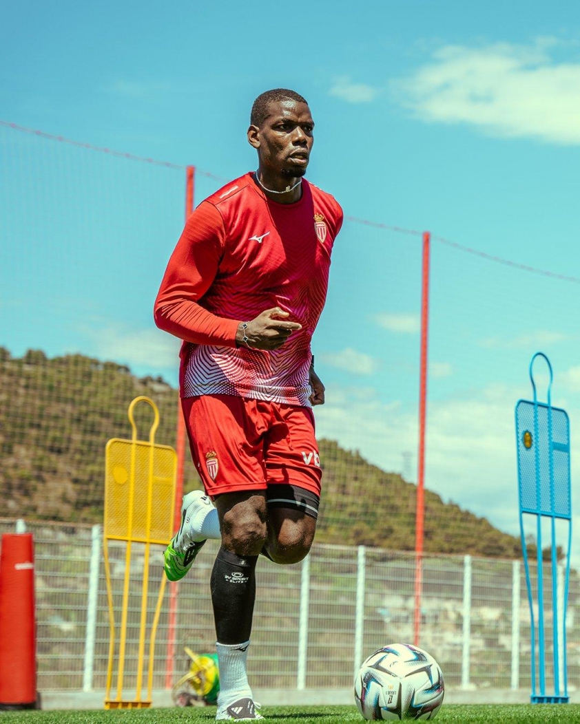 pogba-tap-luyen-voi-bong