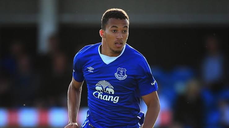 tien-dao-tung-khoac-ao-everton