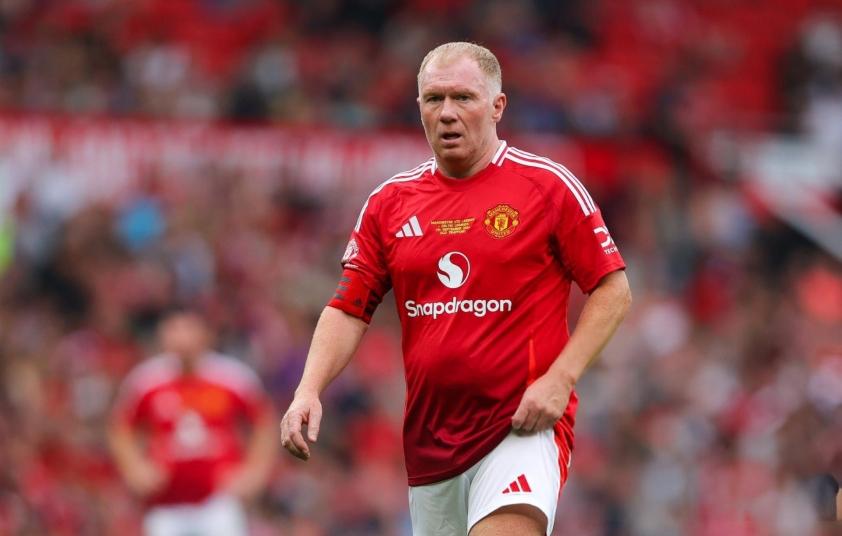 nhm-man-utd-se-phai-bo-ra-hon-750-bang-de-tham-gia-tran-dau-5-nguoi-voi-huyen-thoai-paul-scholes