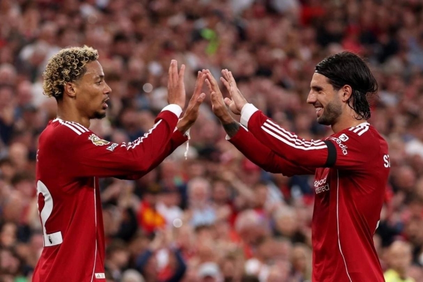 Công bố danh sách cầu thủ xuất sắc nhất Ngoại hạng Anh tháng 8 9 szoboszlai-ekitike-liverpool