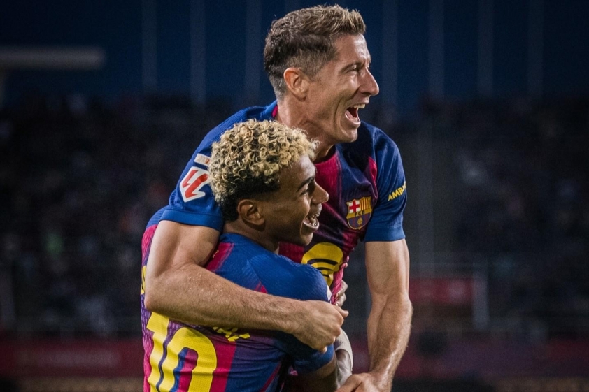 HLV Hansi Flick hết lời khen ngợi Lamine Yamal và Pedri 4 yamal-barcelona