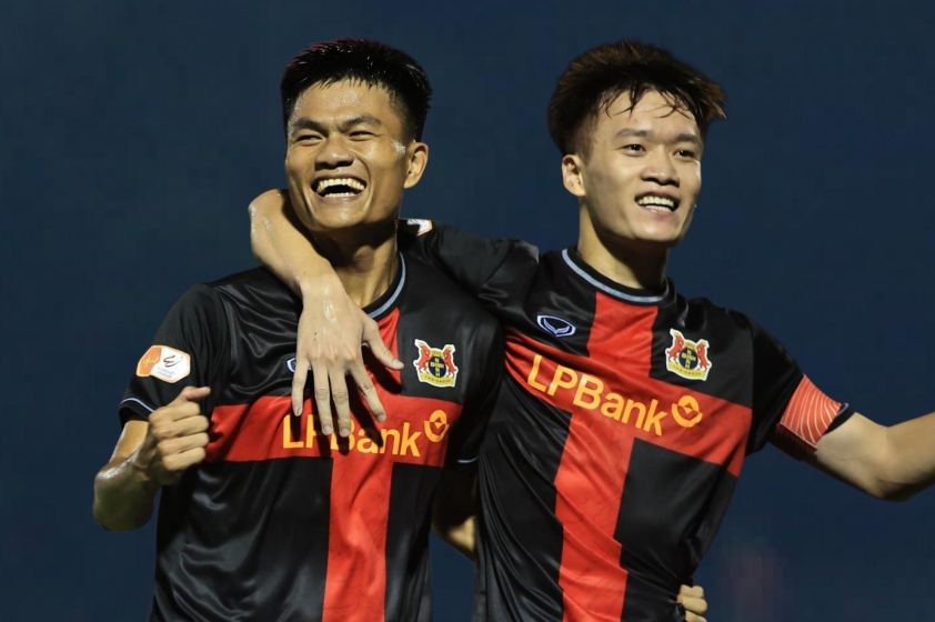 Hoàng Đức tỏa sáng, Ninh Bình vững vàng ngôi đầu V-League 5 Hoàng Đức tỏa sáng, Ninh Bình tiếp tục dẫn đầu V-League 728714