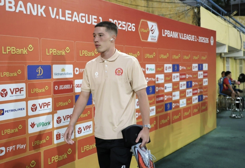 Tiền đạo Việt kiều Anh cao 1m90 tiếp tục được đá chính tại V-League 729820