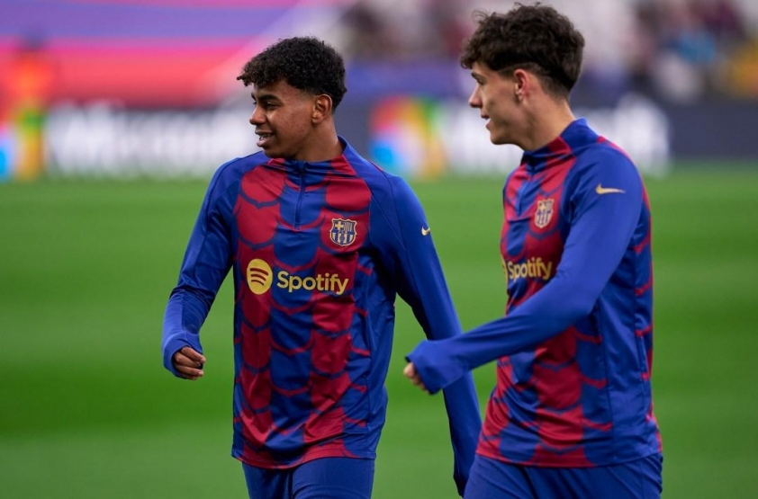 Lamine Yamal xác nhận sức khỏe tốt sau trận Siêu kinh điển 4 lamine-yamal-hector-fort-barcelona