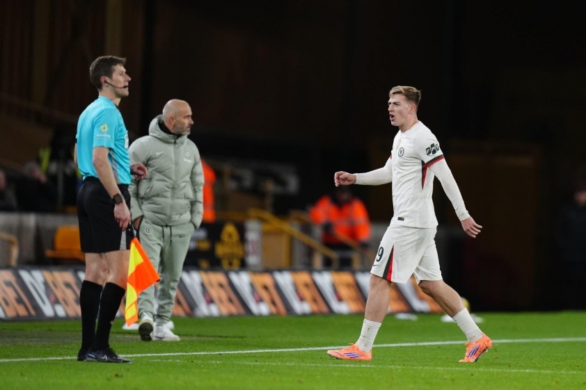 HLV Chelsea thất vọng tràn trề sau tấm thẻ đỏ 'ngu ngốc' của tân binh-731016