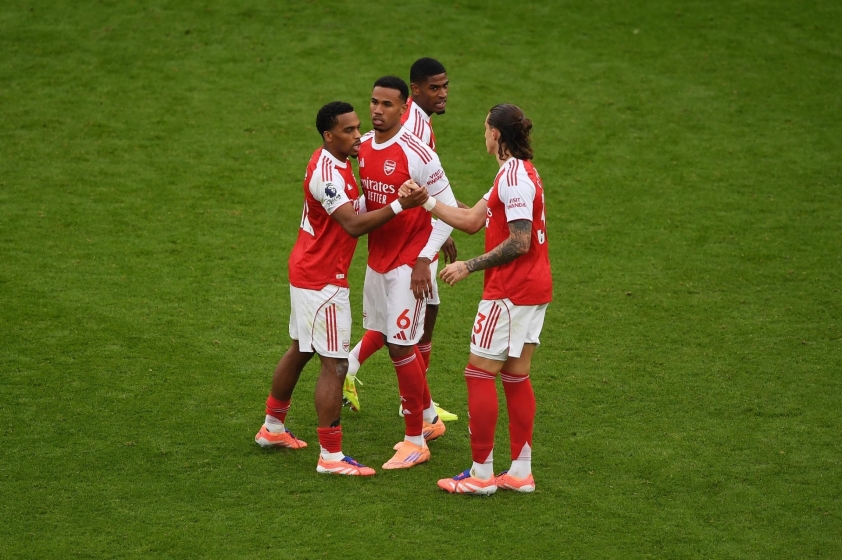 Vòng 10 Ngoại hạng Anh: Arsenal nóng máy, derby London hấp dẫn! 7 arsenal-ngoai-hang-anh-chien-thang