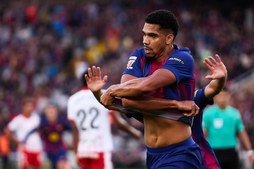 "Trụ cột Barca được khuyên chuyển từ tiền đạo sang trung vệ" 5 ronald-araujo-barca-ghi-ban