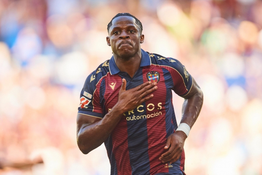 Real Madrid rục rịch chiêu mộ 'sát thủ La Liga', vượt mặt Barca 4 chan-sut-tre-nguoi-cameroon-dang-the-hien-phong-do-an-tuong-tai-la-liga-mua-nay