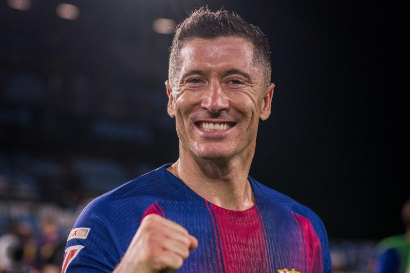 Lewandowski vượt mặt Neymar, sẵn sàng gia nhập ngôi đền huyền thoại Barca 738921