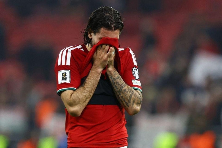 "Sao Liverpool xúc động xin lỗi sau khi bị mất vé World Cup" 5 Dominik Szoboszlai khóc nghẹn ngào gửi lời xin lỗi