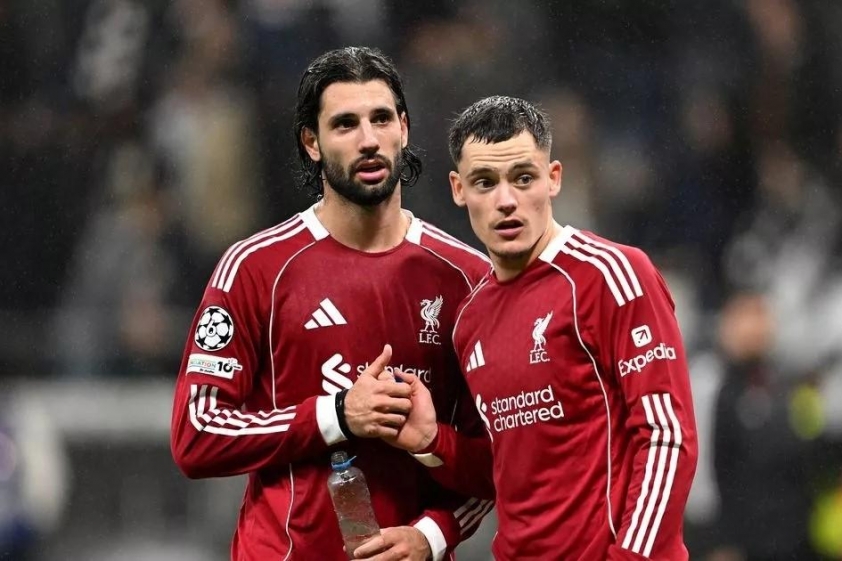 Thay thế Salah, Liverpool buộc phải 'khai phá' cặp song sát 204 triệu Bảng 743313