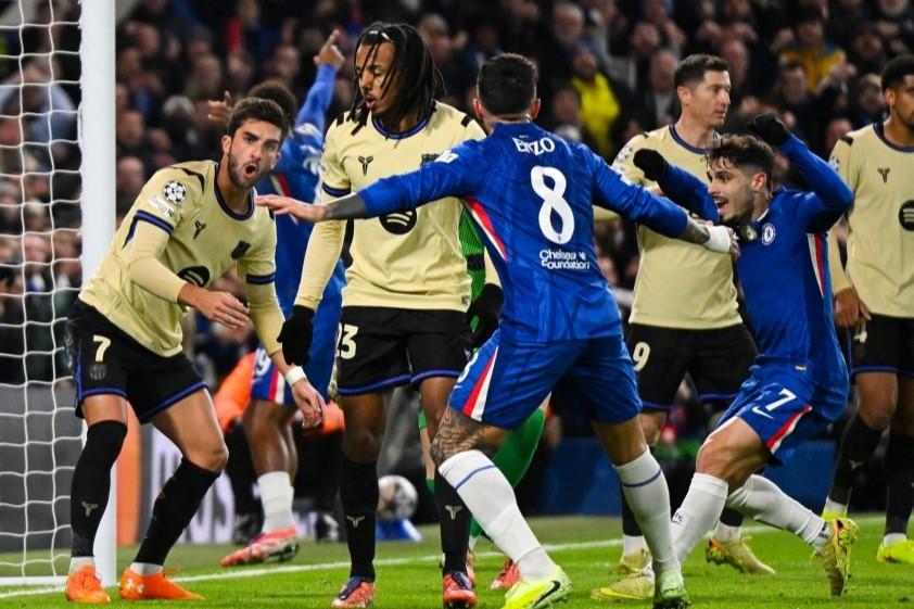 Rashford nhận thông điệp từ HLV Flick trong ngày Barca thua thảm 748174