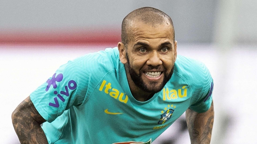 Dani Alves chuẩn bị trở lại bóng đá chuyên nghiệp ở tuổi 42 765508