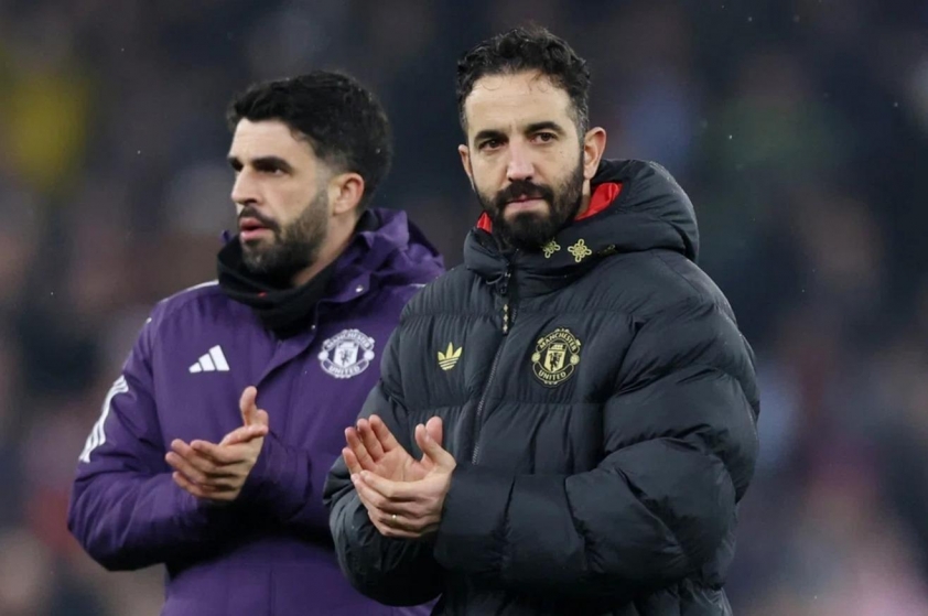 Sir Alex Ferguson đã đấu tranh ra sao với nạn "nội gián" tại MU? 4 Sir Alex Ferguson đối phó nạn “nội gián” tại MU thế nào? 766068