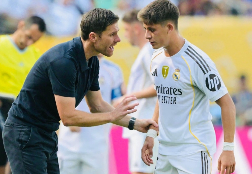 Rạn nứt trong Real Madrid: Bán ‘cưng’ của Xabi Alonso? 5 515505378_2600717493605364_7010179031841979765_n