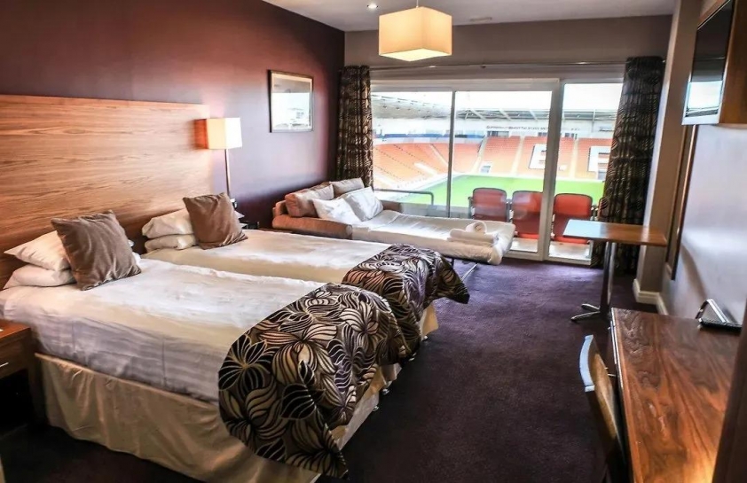 www-blackpool-hotels-england-com