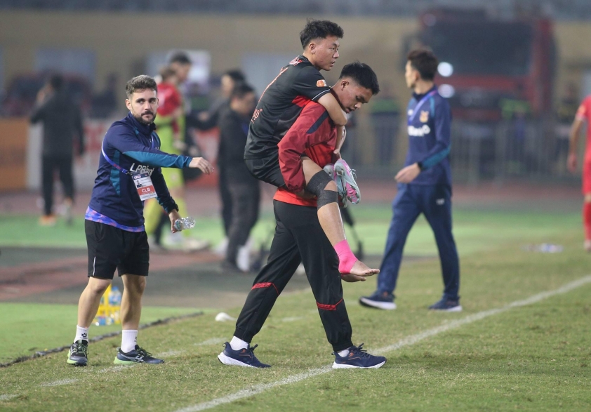 Chấn thương dây chằng: Nỗi lo của 'thế hệ vàng' Việt Nam 5 Chấn thương dây chằng: Nỗi ám ảnh của các ‘thế hệ vàng’ Việt Nam 788621